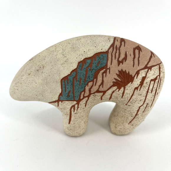 NATIVE AMERICAN HAND-ETCHED/PAINTED BEAR SCULPTURE SIGNED - Picture 1 of 13